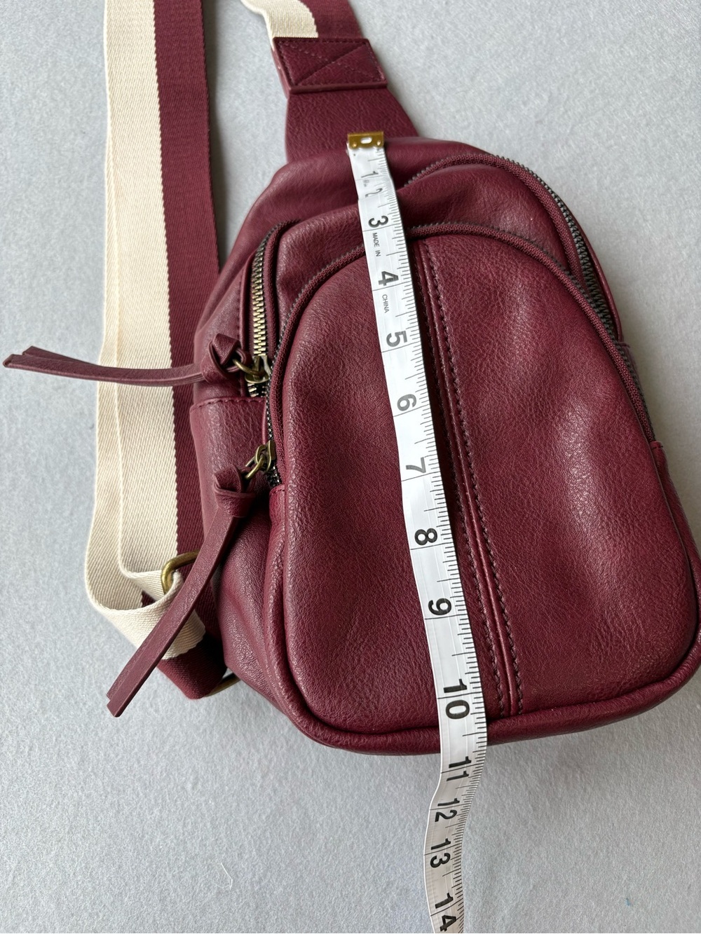 Sonoma Maroon and Cream Vegan Leather Crossbody Strap Bag NWT - Picture 3 of 7